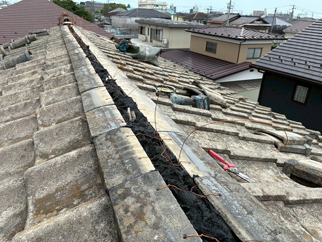 仙台市太白区　ズレた棟瓦の棟取り直し工事を実施した
