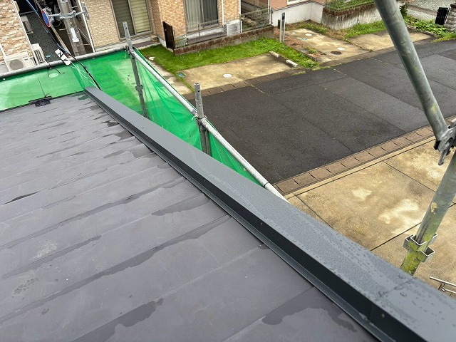 仙台市泉区　金属屋根の側面にケラバ包みを設置した
