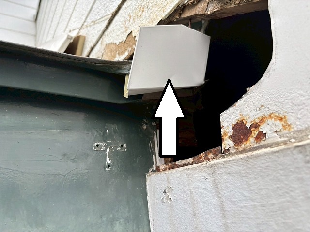 仙台市宮城野区　外壁に雨水が浸入しないように軒先に設置した壁止まり板金