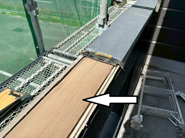 仙台市泉区　板金笠木を解体したら防水シートが貼られていなかった