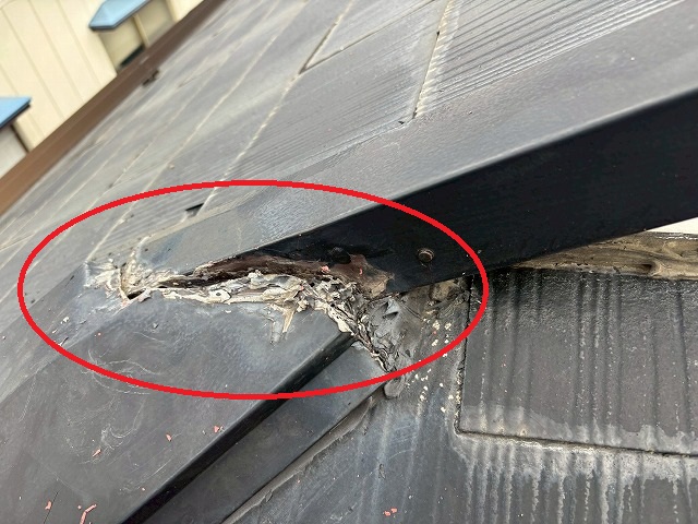 仙台市太白区　ケラバ板金と隅棟が混じり合う箇所から雨漏りしていると推測した