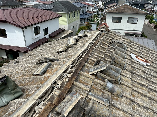 棟瓦解体後の屋根