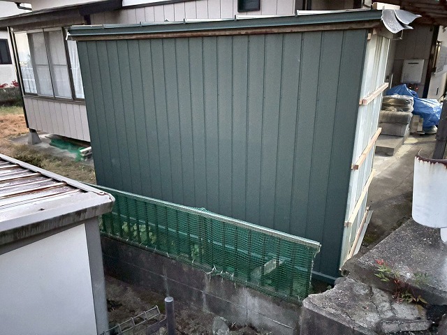 仙台市太白区 物置外壁カバー工事 外壁金属サイディング取付け