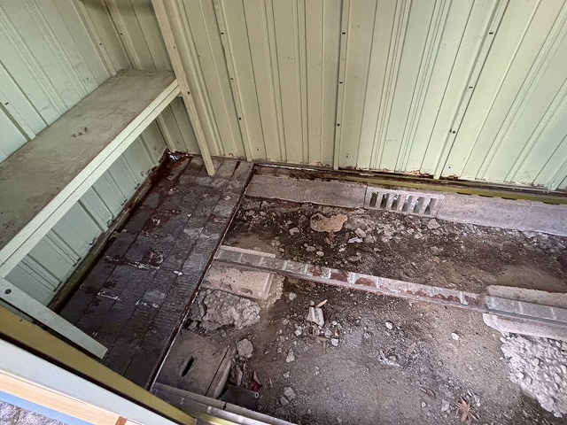 仙台市太白区 物置修繕工事 床解体