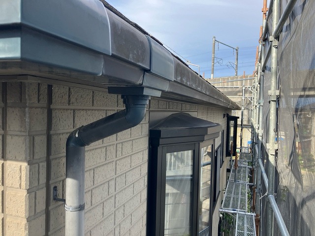 仙台市宮城野区 雨樋交換工事 軒樋色褪せ