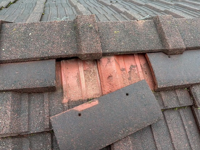 仙台市泉区 貸家 １枚だけ瓦が外れている