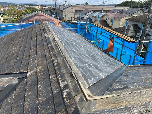仙台市泉区 屋根カバー工事 棟板金解体