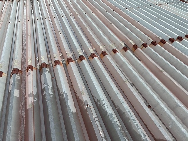 仙台市若林区 倉庫 雨漏り調査 ボルトのサビ