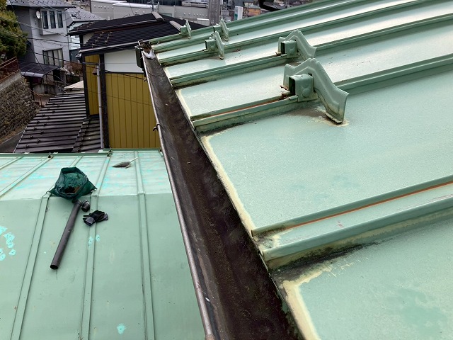 仙台市青葉区 雨樋清掃工事 2階屋根北面 完工