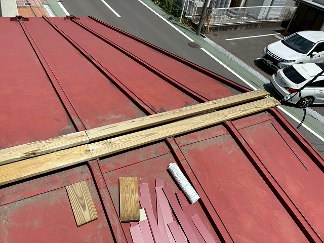 新しい木下地の設置