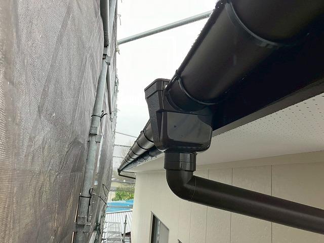 大崎市岩出山 雨樋交換工事 軒樋、集水器設置