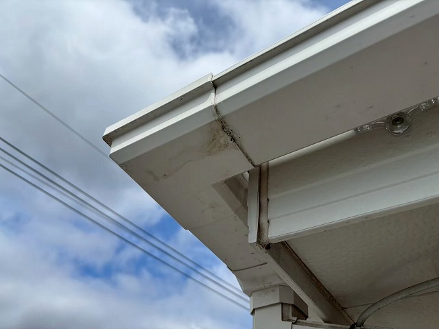 仙台市太白区 K様邸 雨水が溢れてくる雨樋の排水不良を改善したお客様